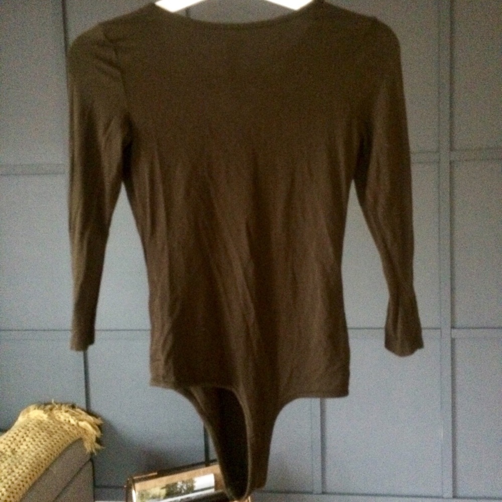 Lord and Taylor criss cross bodysuit NWOT XS - Picture 4 of 5